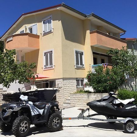 Apartments Prahovic Ždrelac エクステリア 写真